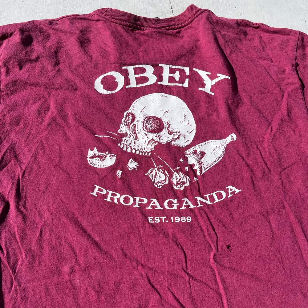 Men's Obey T-Shirt Red Propaganda Logo L Streetwear Art Skull Graffiti HOLE 90s